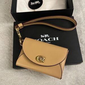New Coach Leather Wristlet Cardholder